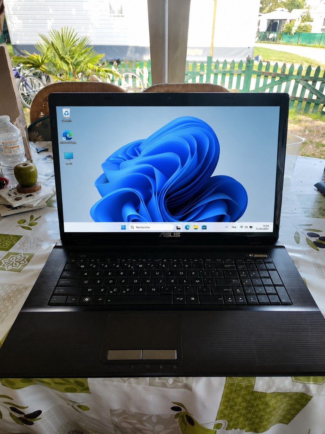 Asus 17-laptop snelle en soepele SSD nieuwe Windows 11/6Gb, Ophalen of Verzenden, SSD