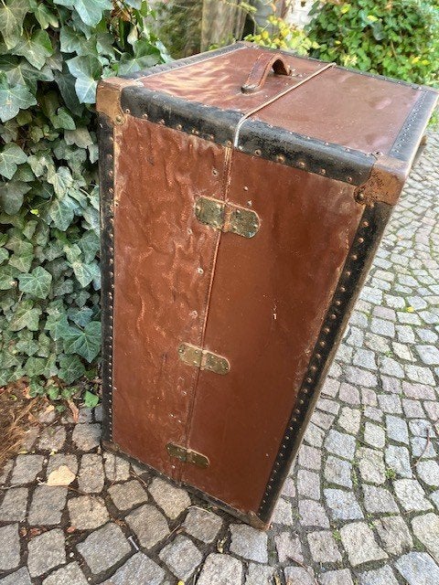 MALLE ANCIENNE. ANNÉES 40. ÉTAT ROBUSTE., Enlèvement