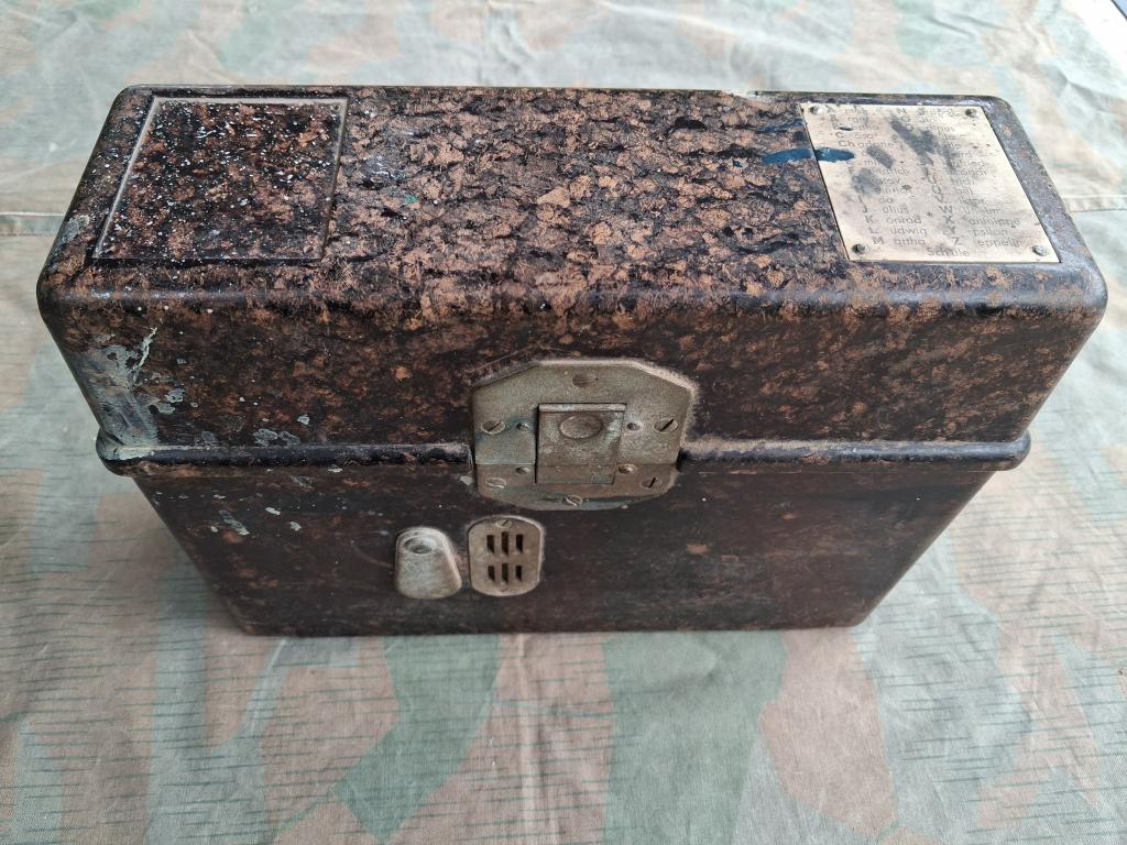 boîte en bakelite ww2 allemand Feldfernspaker 33, Collections, Objets militaires | Seconde Guerre mondiale, Enlèvement ou Envoi