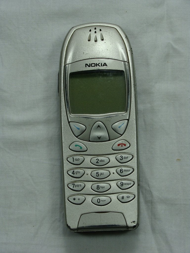 Nokia 6210 van 2001, vintage gsm, Télécoms, Téléphonie mobile | Nokia, Enlèvement ou Envoi, Classique ou Candybar, Clavier physique
