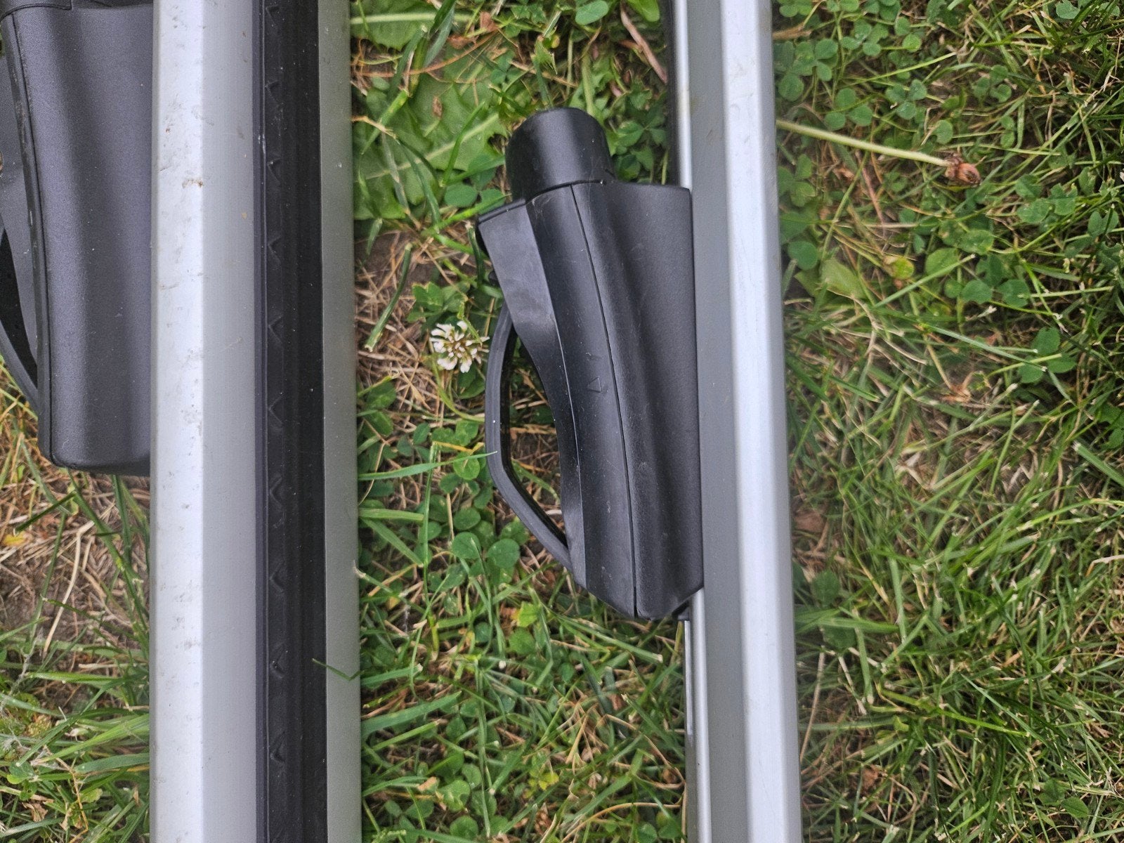 Thule wingbar evo, Autos : Divers, Porte-bagages, Enlèvement