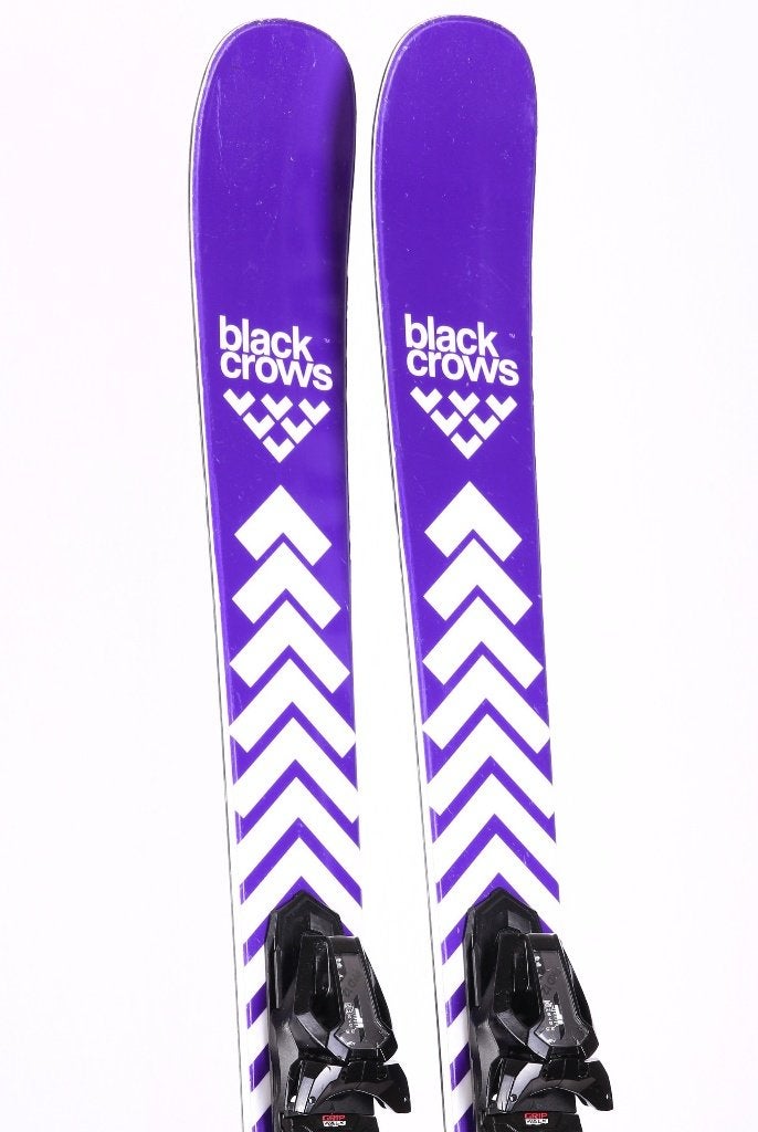 Skis pour femmes 155,2 cm BLACK CROWS SATO BIRDIE 2026, mauv, Sports & Fitness, Autres marques, Carving, Skis, 140 à 160 cm