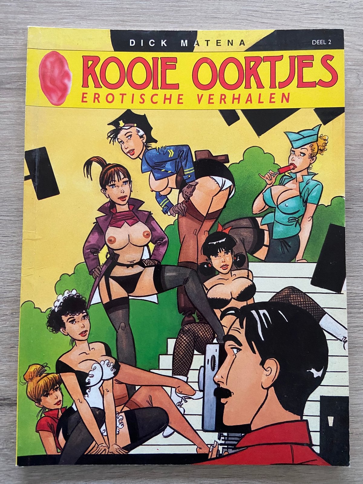 2 rode oortjes erotische verhalen albums 2 en 4, Meerdere stripboeken, Ophalen of Verzenden, Zo goed als nieuw