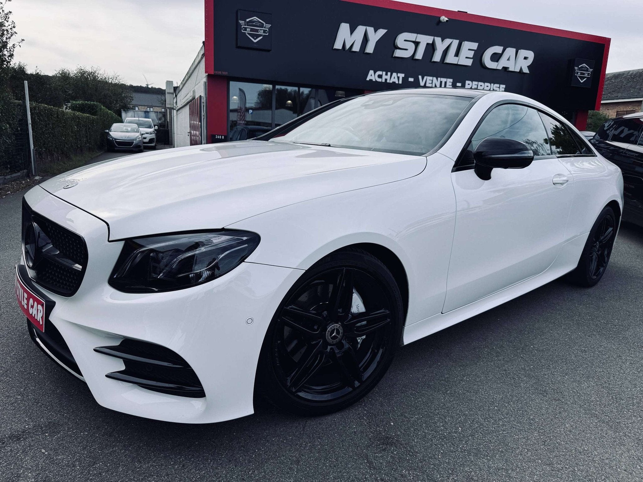Mercedes-Benz E-Klasse 200 Coupe E 200 4-Matic Pack Amg, Gar, Autos, Cuir, Achat, Entreprise, 2 portes