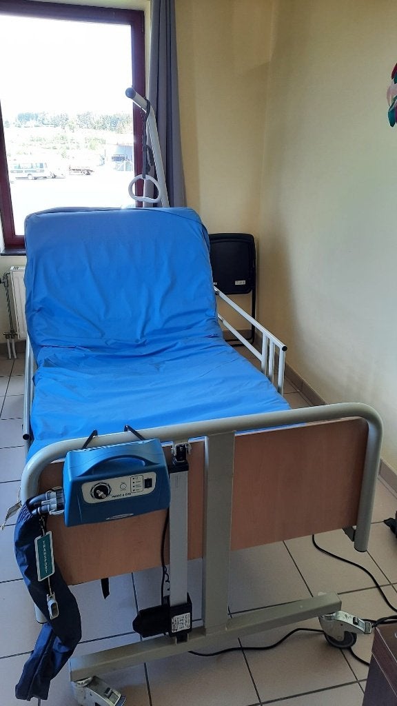 Matelas a à air à pression alternée Pharmaouest PM100 A EVO, Enlèvement, Utilisé, Une personne, Matelas