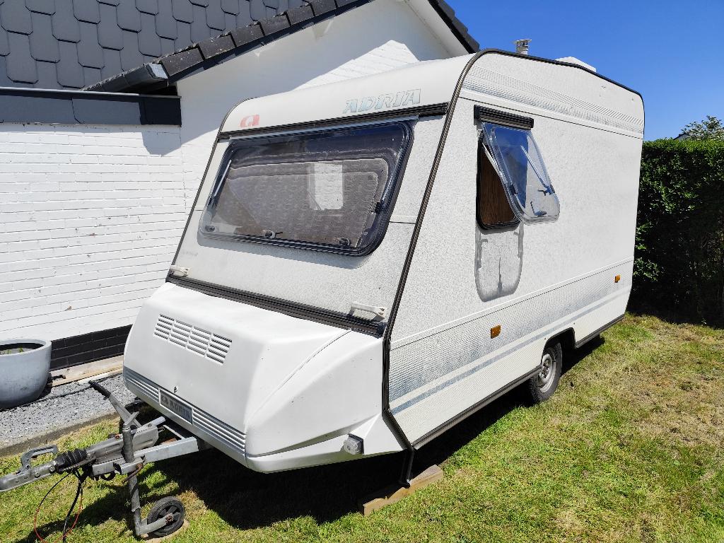 Caravane Adria 1989 -750kgs, Caravans en Kamperen, Caravans, Tot en met 3, Particulier, Adria, Luifel