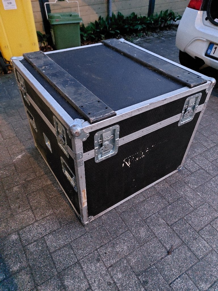 Flightcase L83 B83 H71     µ9z, Ophalen