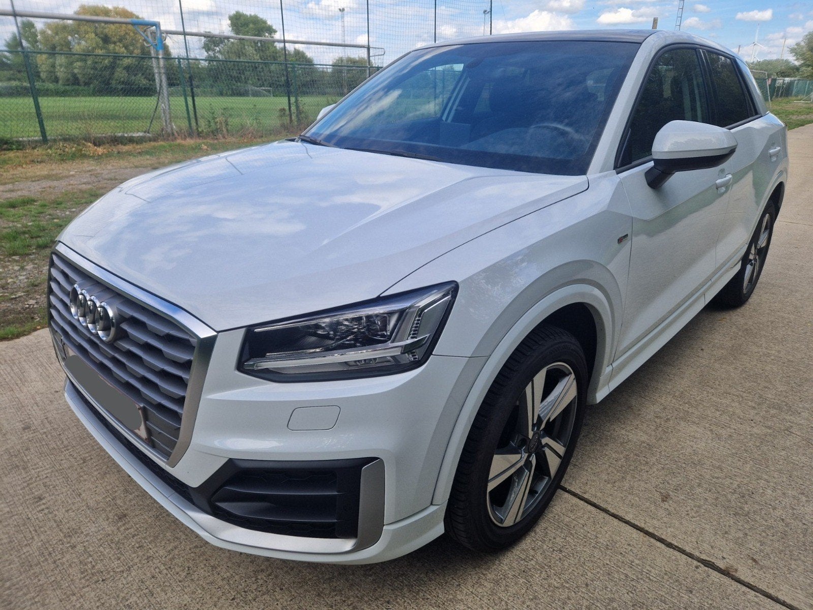 Audi Q2 35 tfsi s tronic  sport & business pack pano, Auto's, Automaat, Wit, Leder, Trekhaak