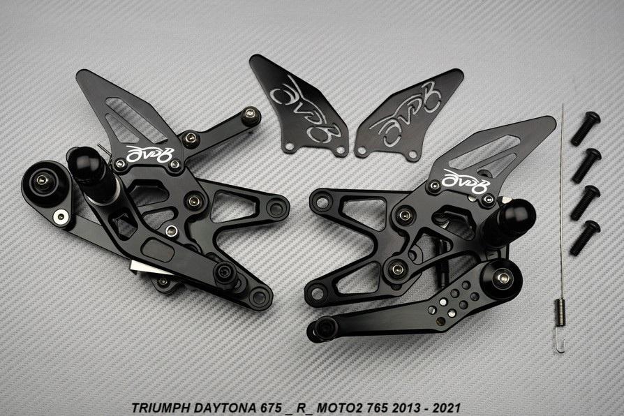 Platine Commandes Reculées TRIUMPH DAYTONA 675 / R 2013 2021, Enlèvement ou Envoi, Neuf