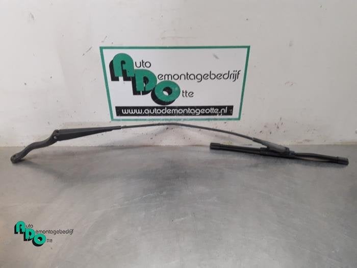 Bras essuie-glace avant d'un Opel Corsa (Corsa D 07-), -, Opel, 3 mois de garantie, Utilisé