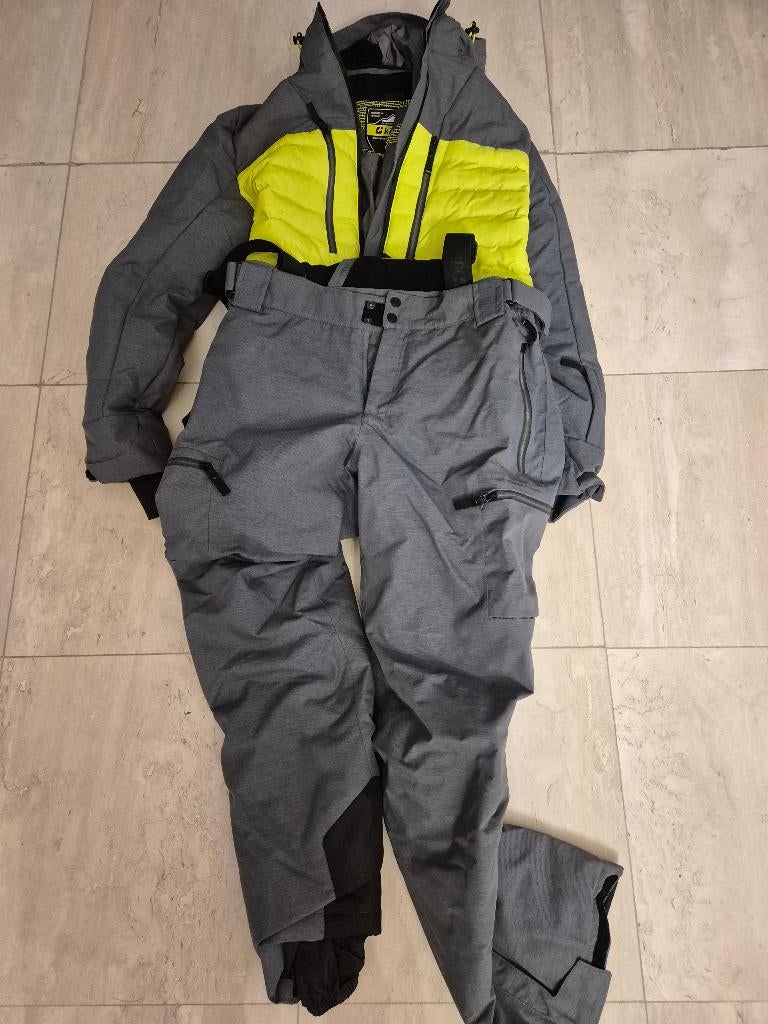 Skikleren, Ophalen, Zo goed als nieuw, Ski, Kleding