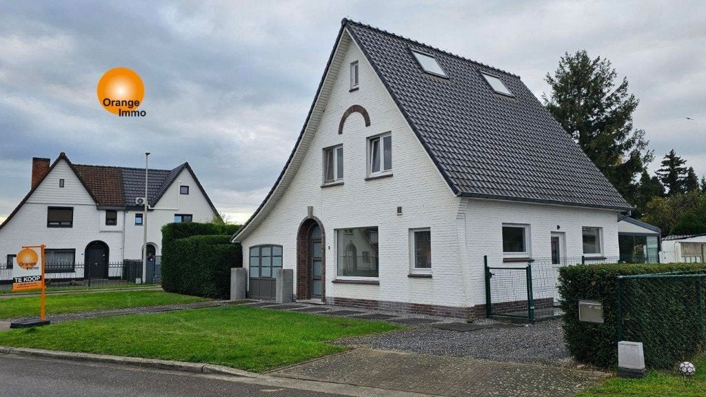 Rustig gelegen woning met ruime veranda en grote tuin., Immo, 500 tot 1000 m², Maasmechelen, 2 kamers, Vrijstaande woning