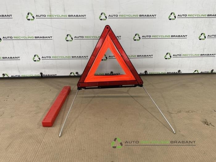 Triangle de présignalisation d'un Volkswagen Golf, -, 3 mois de garantie, Utilisé, -
