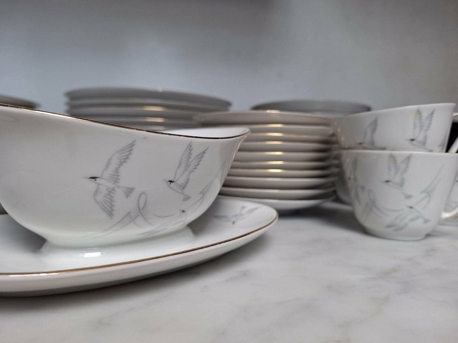 Wit ruim servies met accent van meeuwen, Huis en Inrichting, Ophalen, Bord(en)