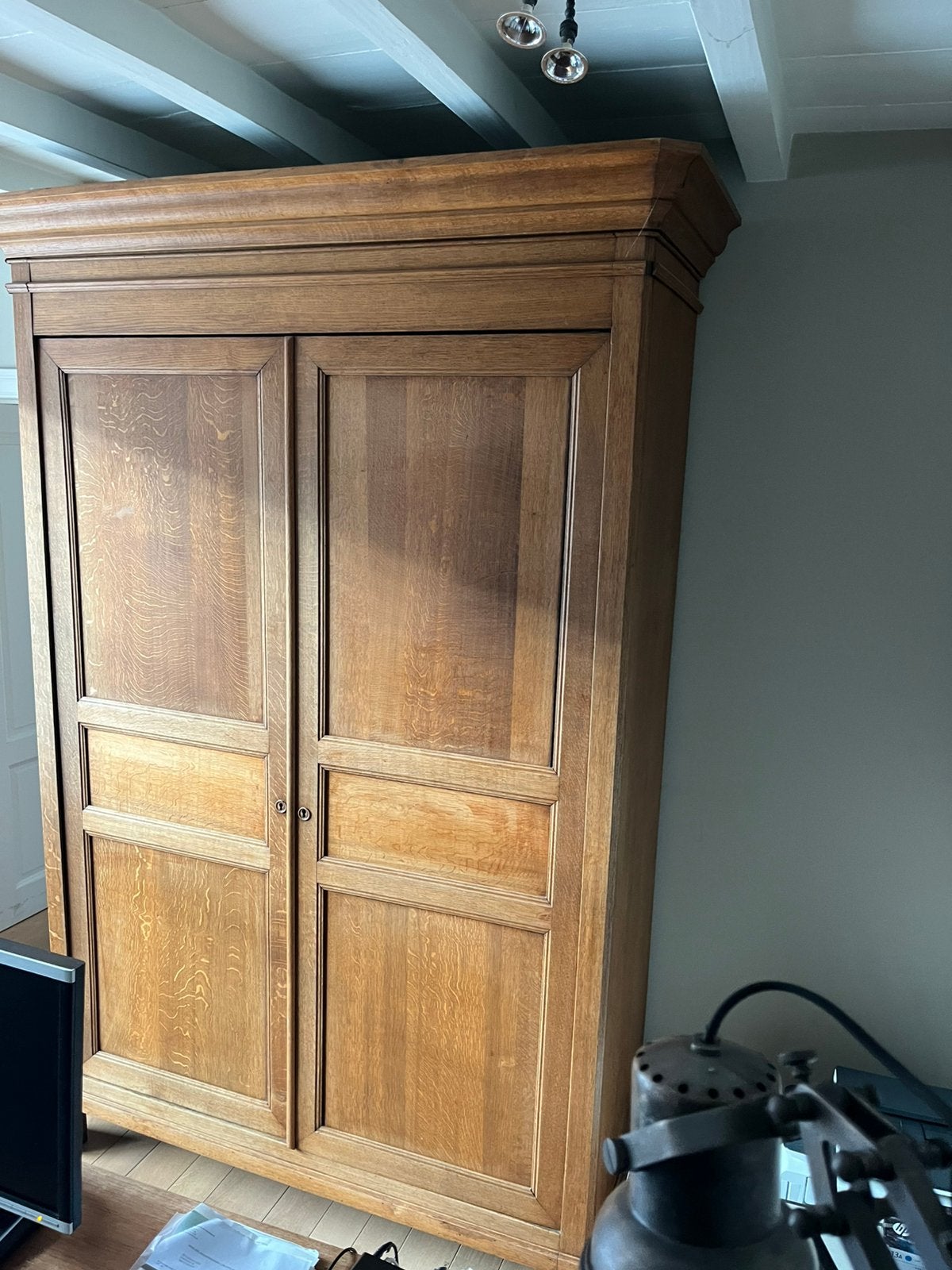 Eiken kast met legplanken, Ophalen