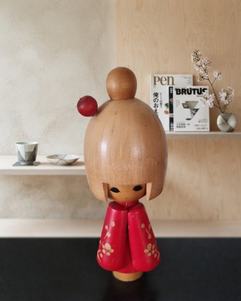 Vintage Haregi Kokeshi van Kenji Koyano, Antiek en Kunst, Kunst | Niet-Westerse kunst, Pop, Japan, Hout, Meerkleurig, Geschilderd