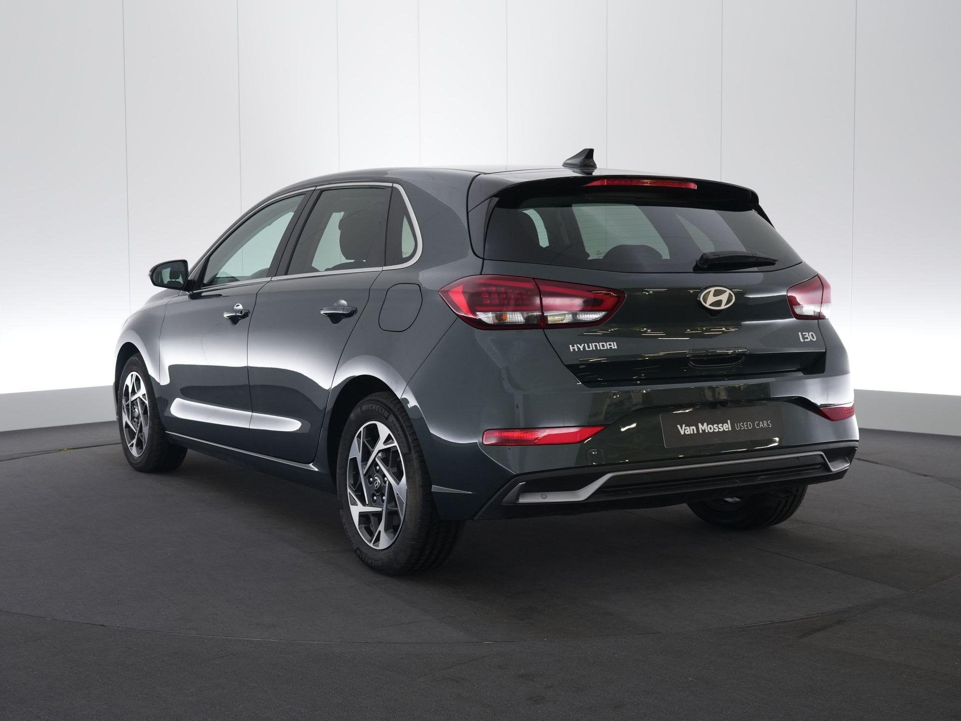 Hyundai i30 TECHNO, Auto's, Stof, Gebruikt, https://public.car-pass.be/vhr/e8932c36-205f-4cb5-925c-a2930dcd082b, 100 pk