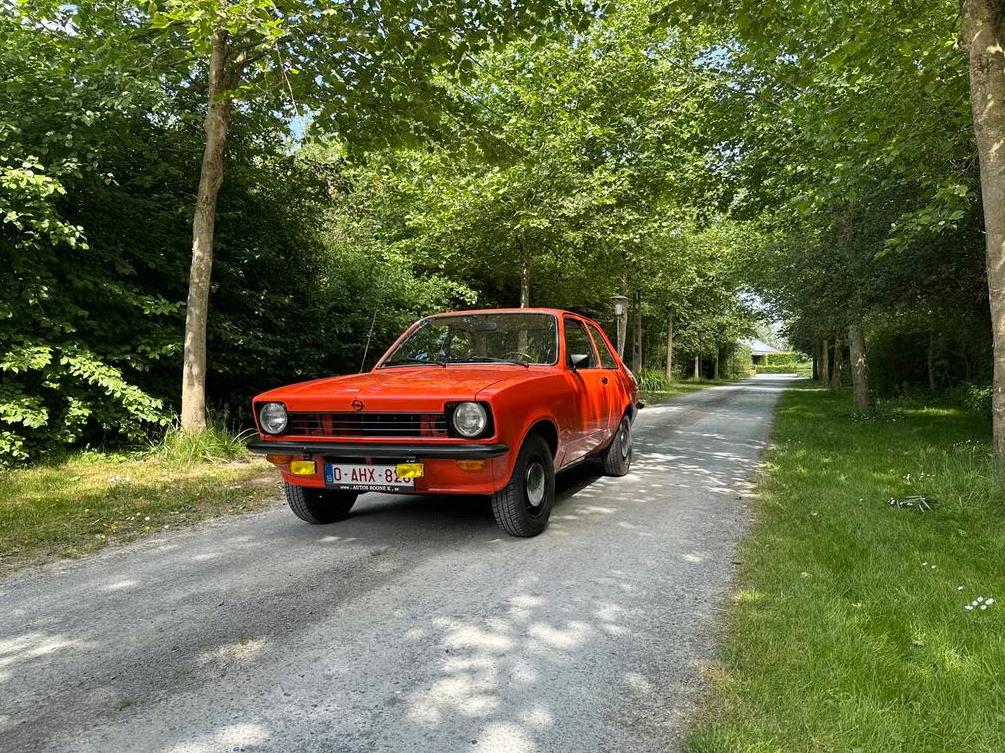 Opel kadett Oldtimer 1975, Auto's, Oldtimers, Particulier, Opel, Benzine, Berline, Handgeschakeld, Zwart, Leder, Ophalen