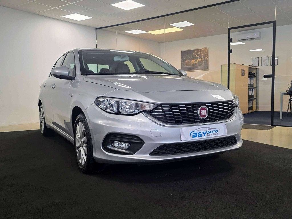 Fiat Tipo Tipo 1.6 D Euro6 Lounge Business / Camera / Navi, Auto's, Fiat, Voorwielaandrijving, 4 deurs, Gebruikt, 4 cilinders
