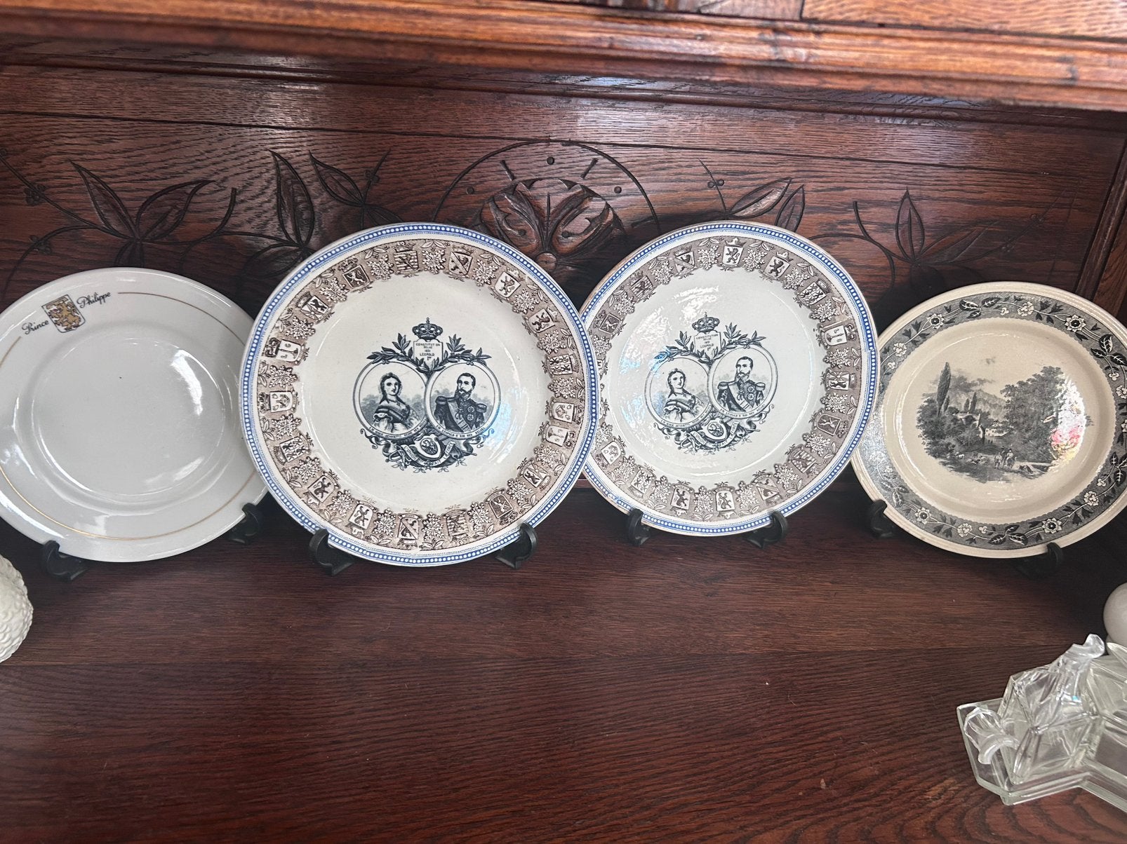 Lot 4 vintage sierborden Koninklijke herdenkingsborden, Antiek en Kunst, Ophalen