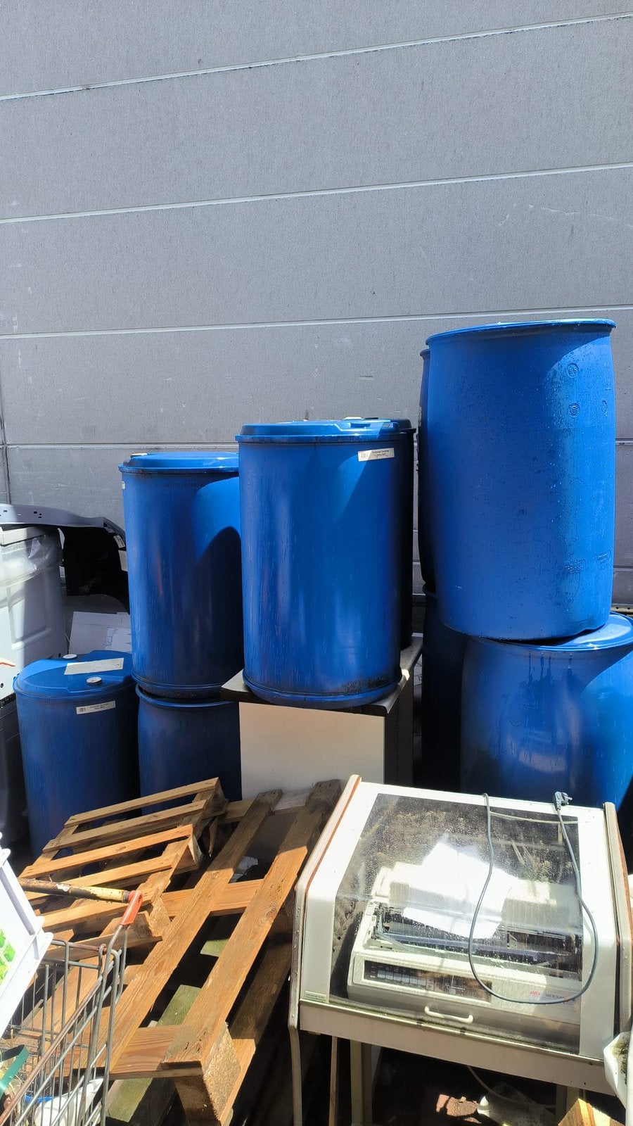 GRATIS blauwe 200L vaten, Ophalen, Gebruikt