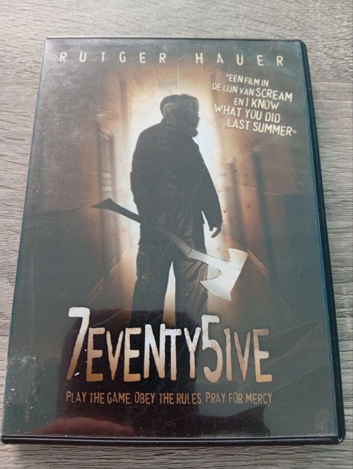 DVD d'horreur 7eventy5ive Rutger Hauer, CD & DVD, DVD | Horreur, Enlèvement ou Envoi, Anglais, Slasher, Comme neuf