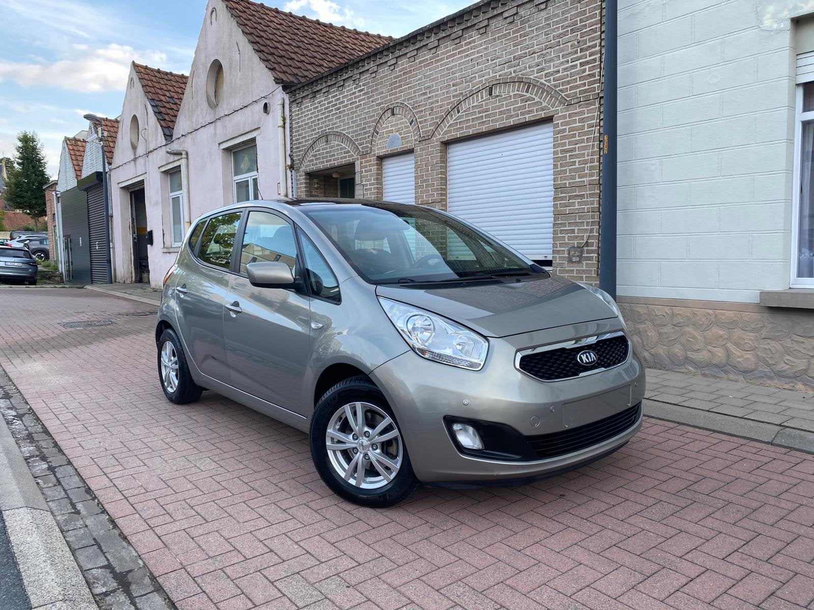 Kia Venga 1.4i/2014/94000.km/Climatisation/GPS/Toit ouvert, 90 kW, Euro 5, Achat, Entreprise