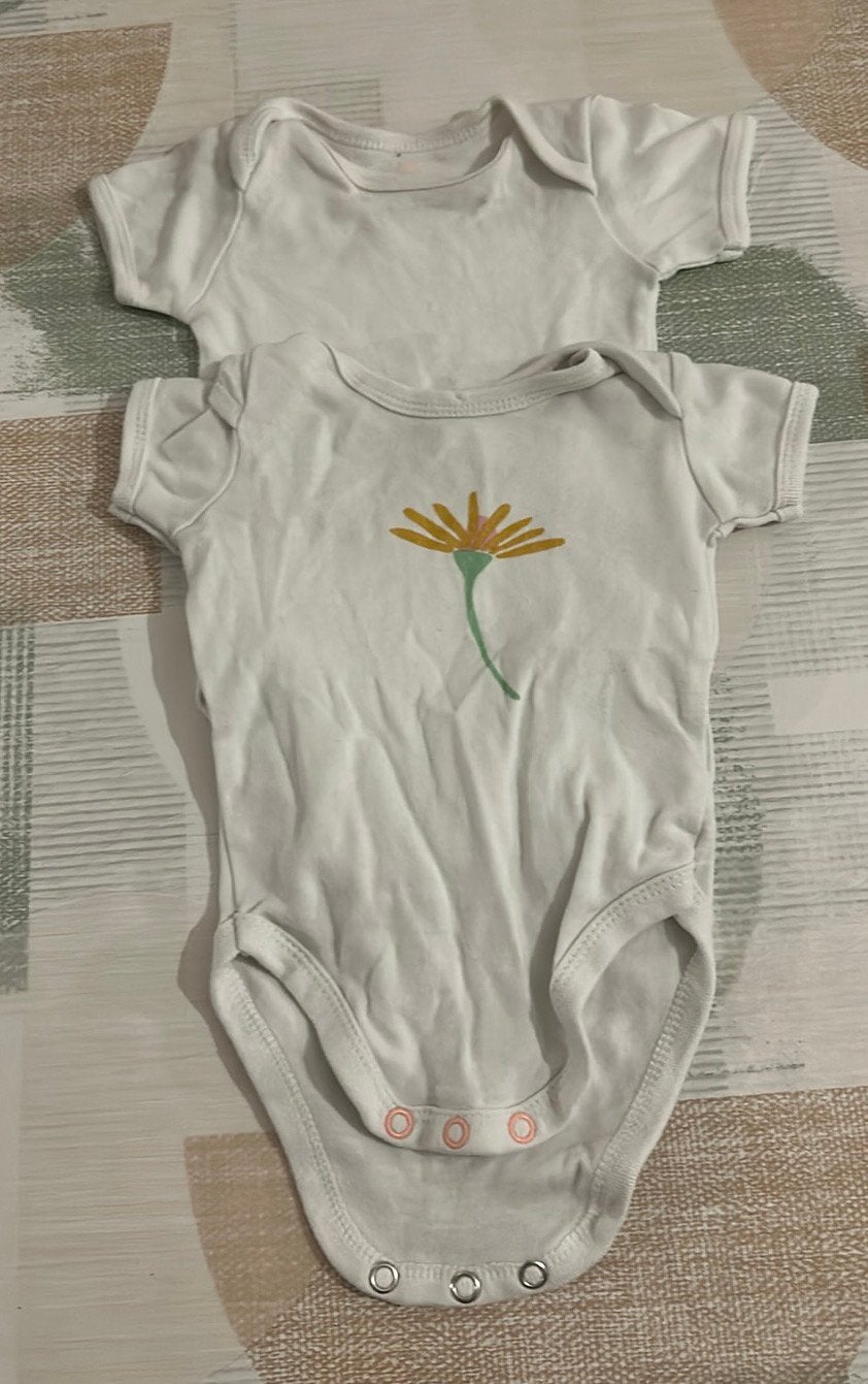 2 bodies korte mouw maat 56, Enfants & Bébés, Vêtements de bébé | Taille 56, Enlèvement, Utilisé