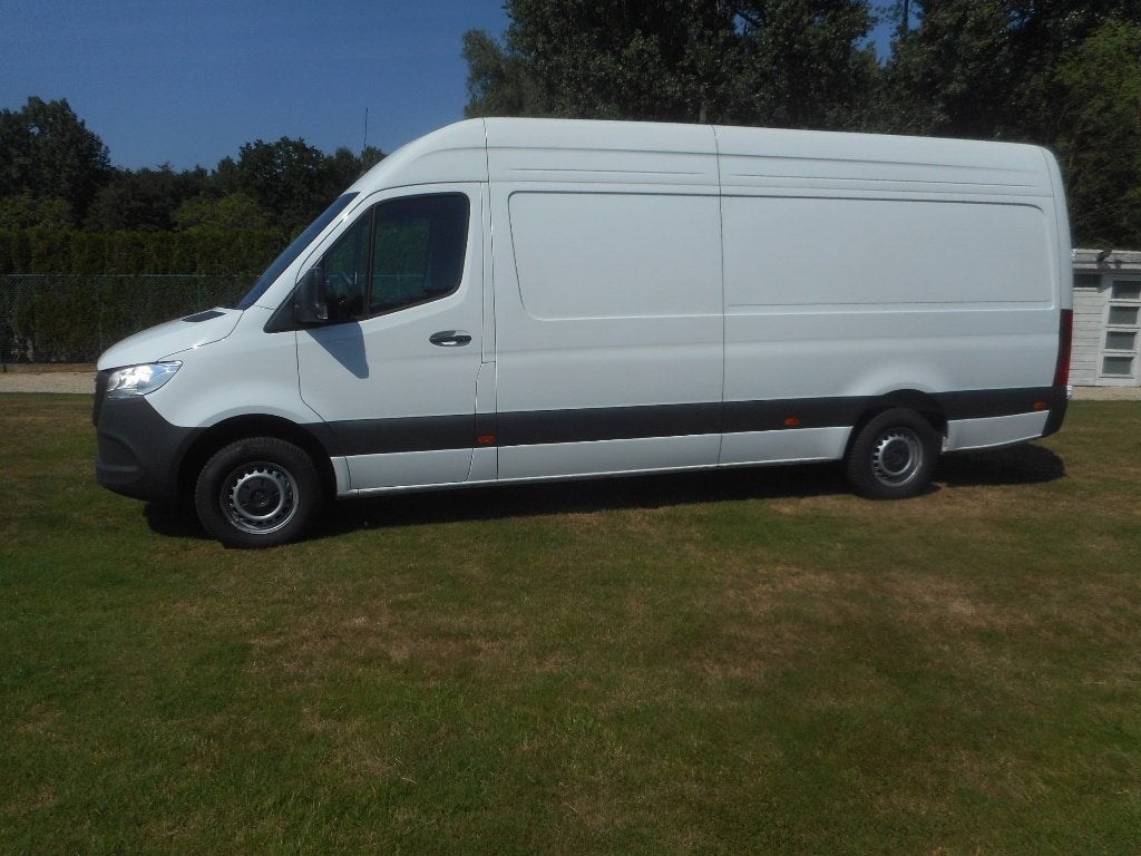 Mercedes Sprinter 319 L3H2 neuve, Autos, Euro 6, Entreprise, Entretenue par le concessionnaire, Noir
