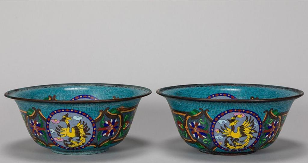 pair of antique Chinese marked, cloisonné bowls, Antiek en Kunst, Antiek | Vazen, Ophalen of Verzenden