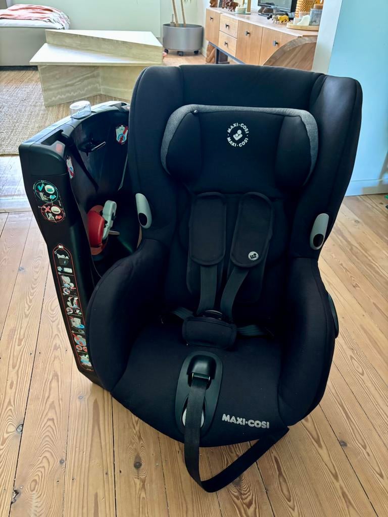 Zwarte draaibare autostoel Maxi Cosi Axiss, Kinderen en Baby's, Autostoeltjes, Ophalen, Zo goed als nieuw