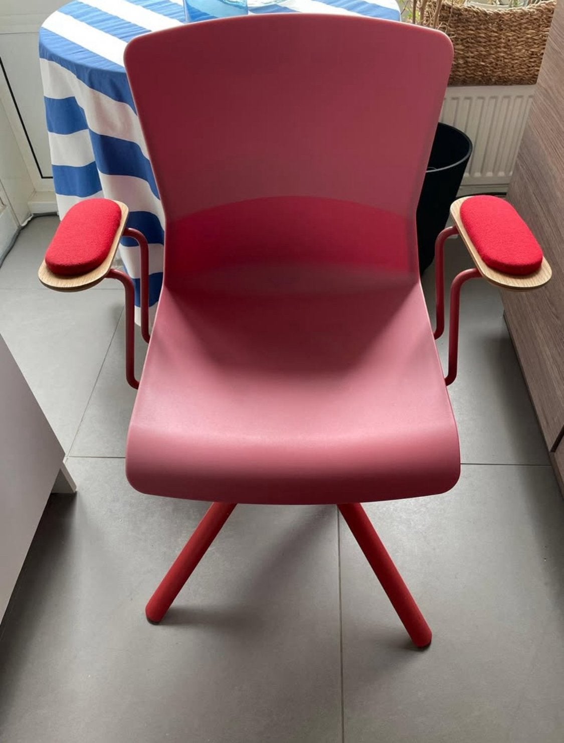 French Designer Office / Desk Swivel Chair - Pink & Red, Ophalen of Verzenden, Gebruikt