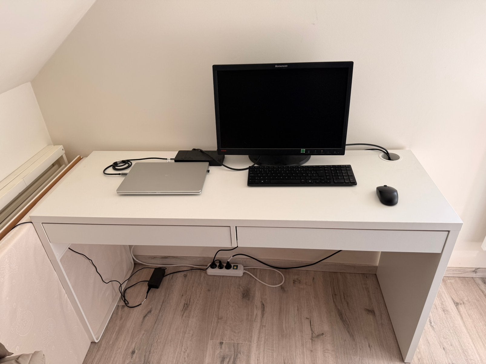 Witte bureau met 2 schuiven, 50 cm, 142 cm, Enlèvement, Utilisé