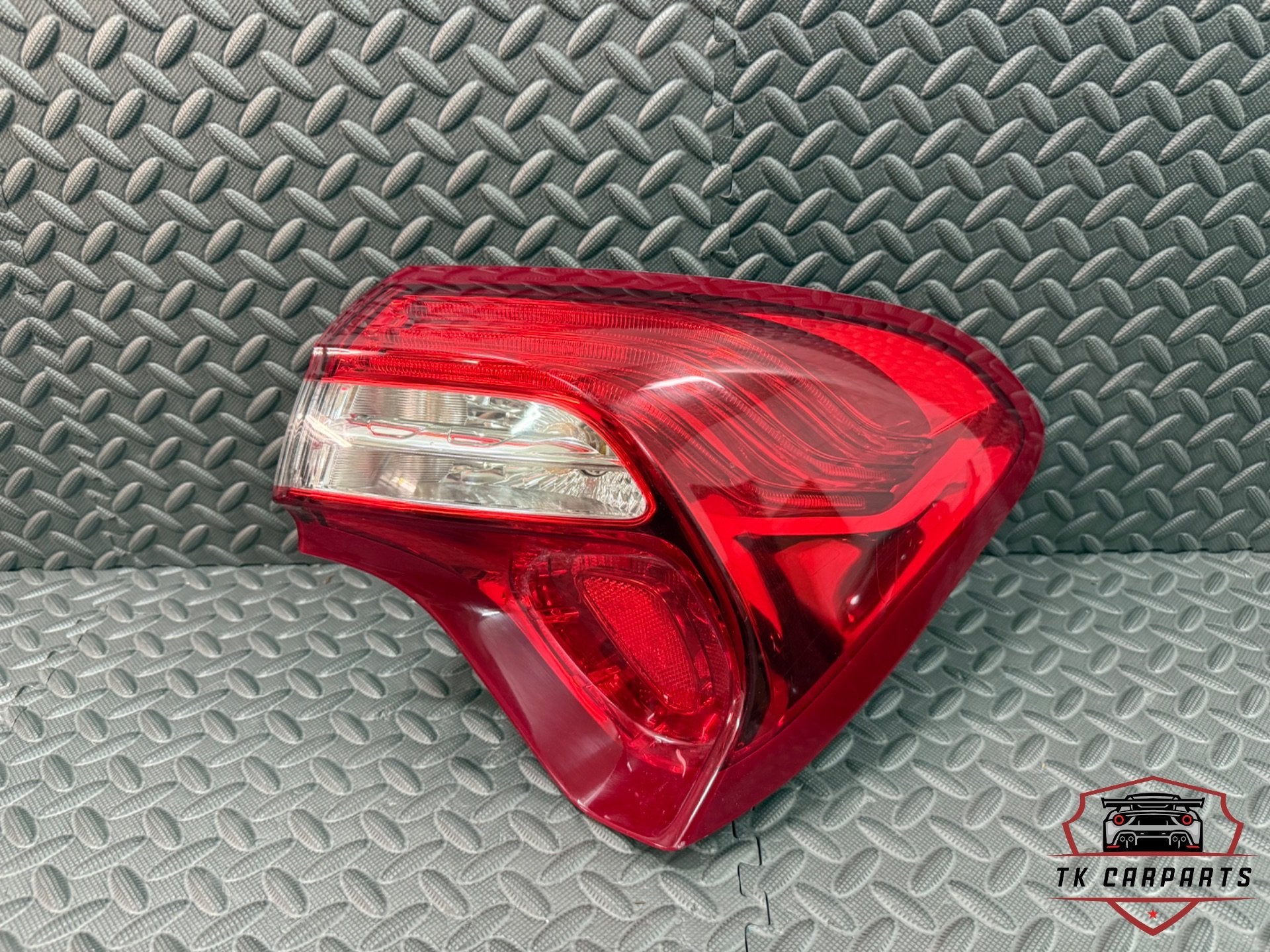 Feu arri re ext rieur droit Citro n DS5 9803167780, Citroën, Stellantis N.V., Neuf, Taurusavenue 1
2132 LS  Hoofddorp, NL