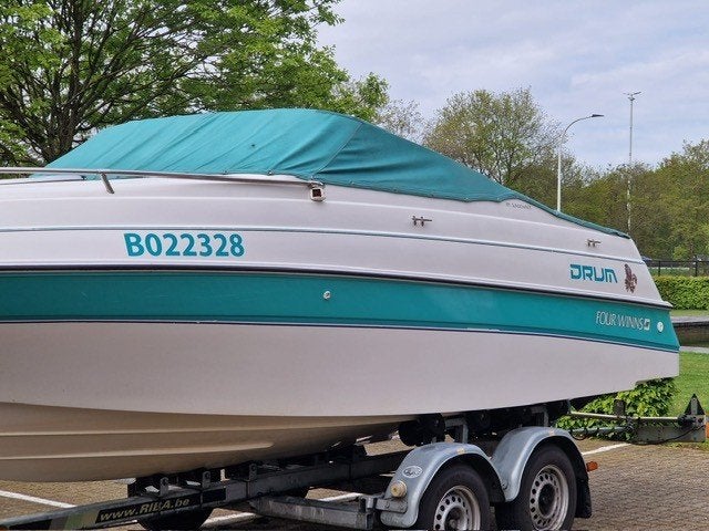 Four Winns 195 Sundowner + Riba DubbelasTrailer, Watersport en Boten, Ophalen, Gebruikt, Binnenboordmotor, Diesel