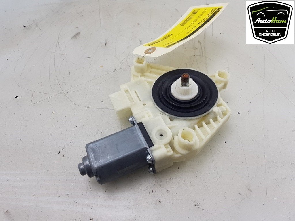 MOTEUR LEVE VITRE ELECTRIQUE C (W205) (|A2059060113|), Utilisé, Mercedes-Benz