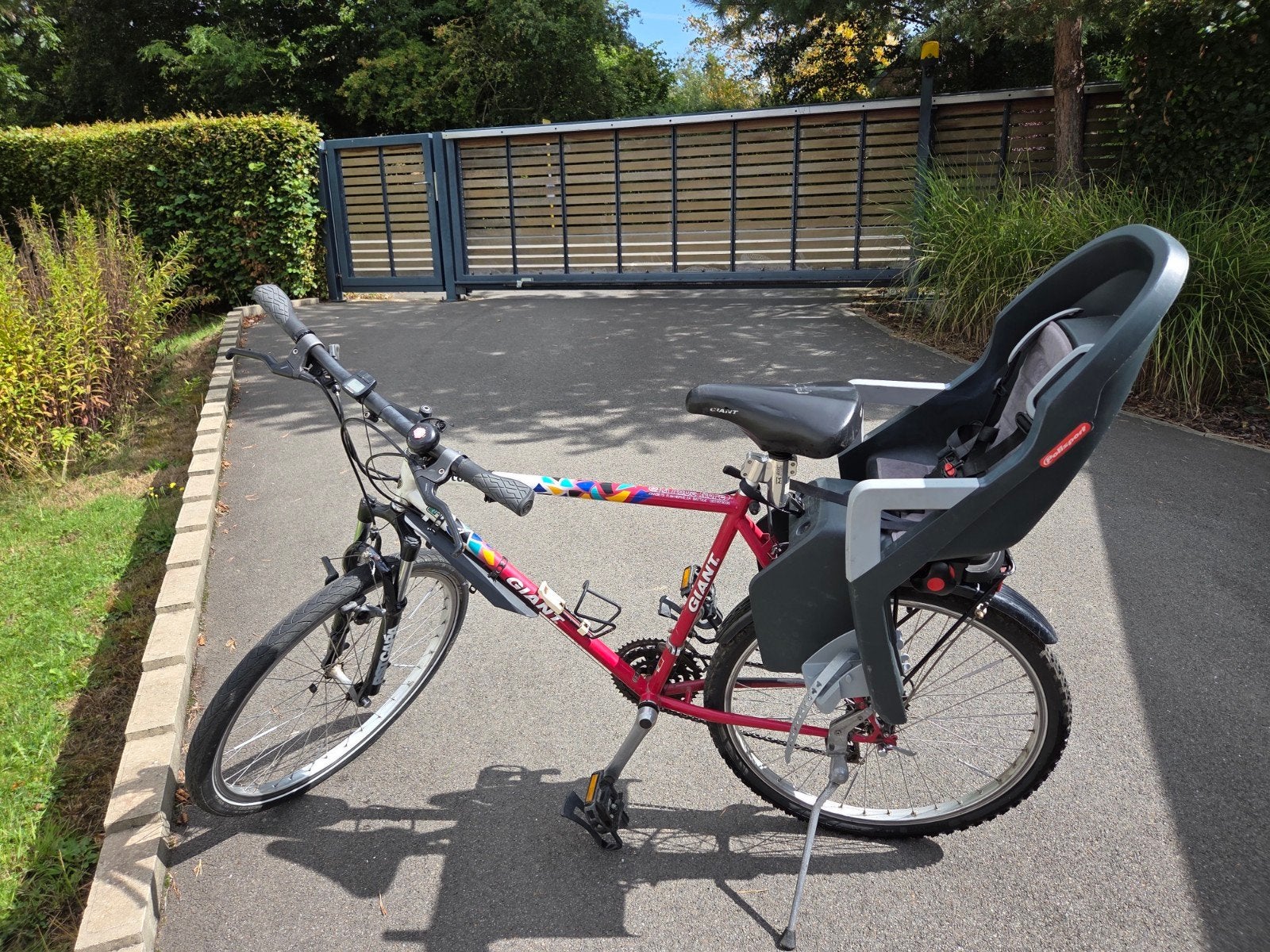 vtt ou city en parfait état avec  siège enfant Guppy Maxi, Fietsen en Brommers, Fietsen | Ligfietsen, Ophalen, Velgrem, Giant