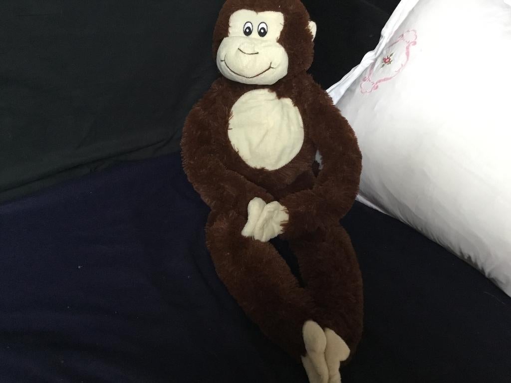 Grote Pluche aap 80 cm lang kan handen en voeten vouwen, Enfants & Bébés, Jouets | Peluches, Brun, Singe, Fonction sac à dos, Utilisé