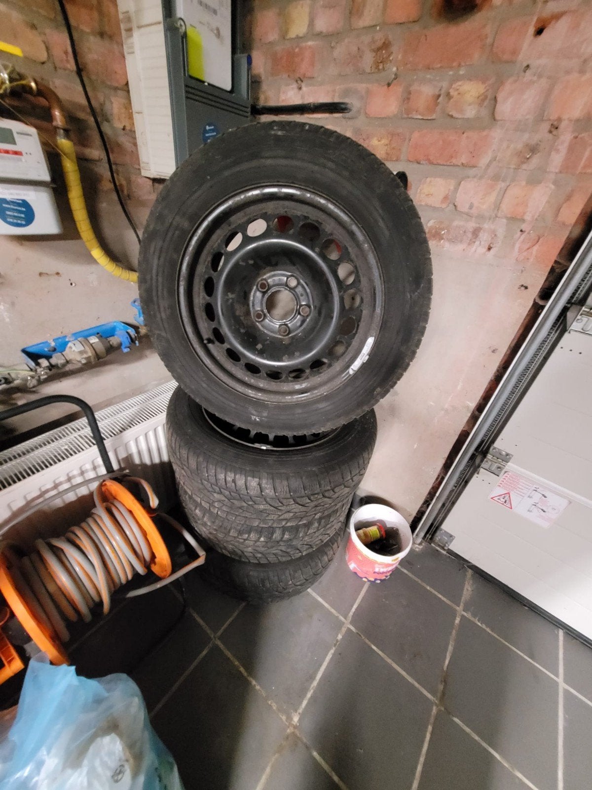 PNEUS +JANTES 205/60R16
