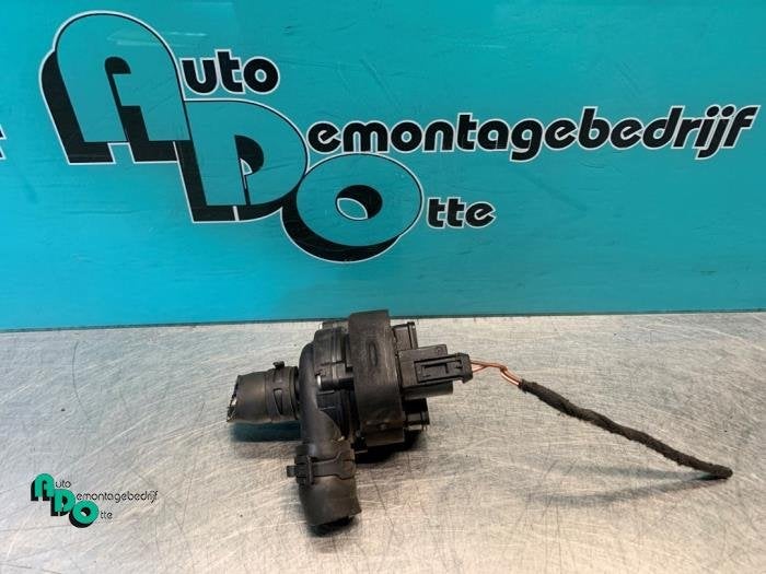 Pompe à eau supplémentaire d'un Mercedes B-Klasse (B-Klass, 3 mois de garantie, Utilisé, -, -