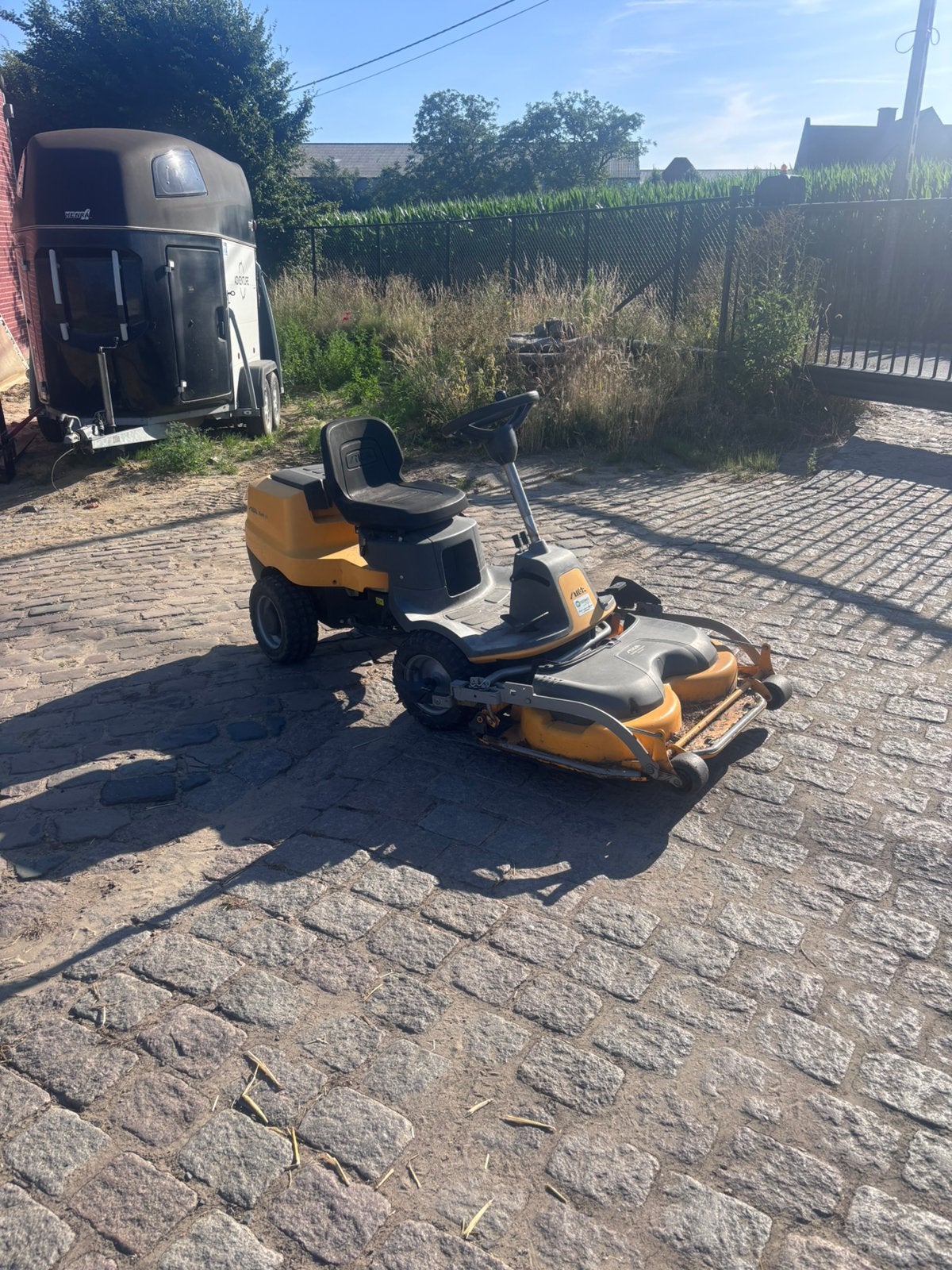 Zitmaaier Stiga park 2200, Entretien de jardins ou Taille
