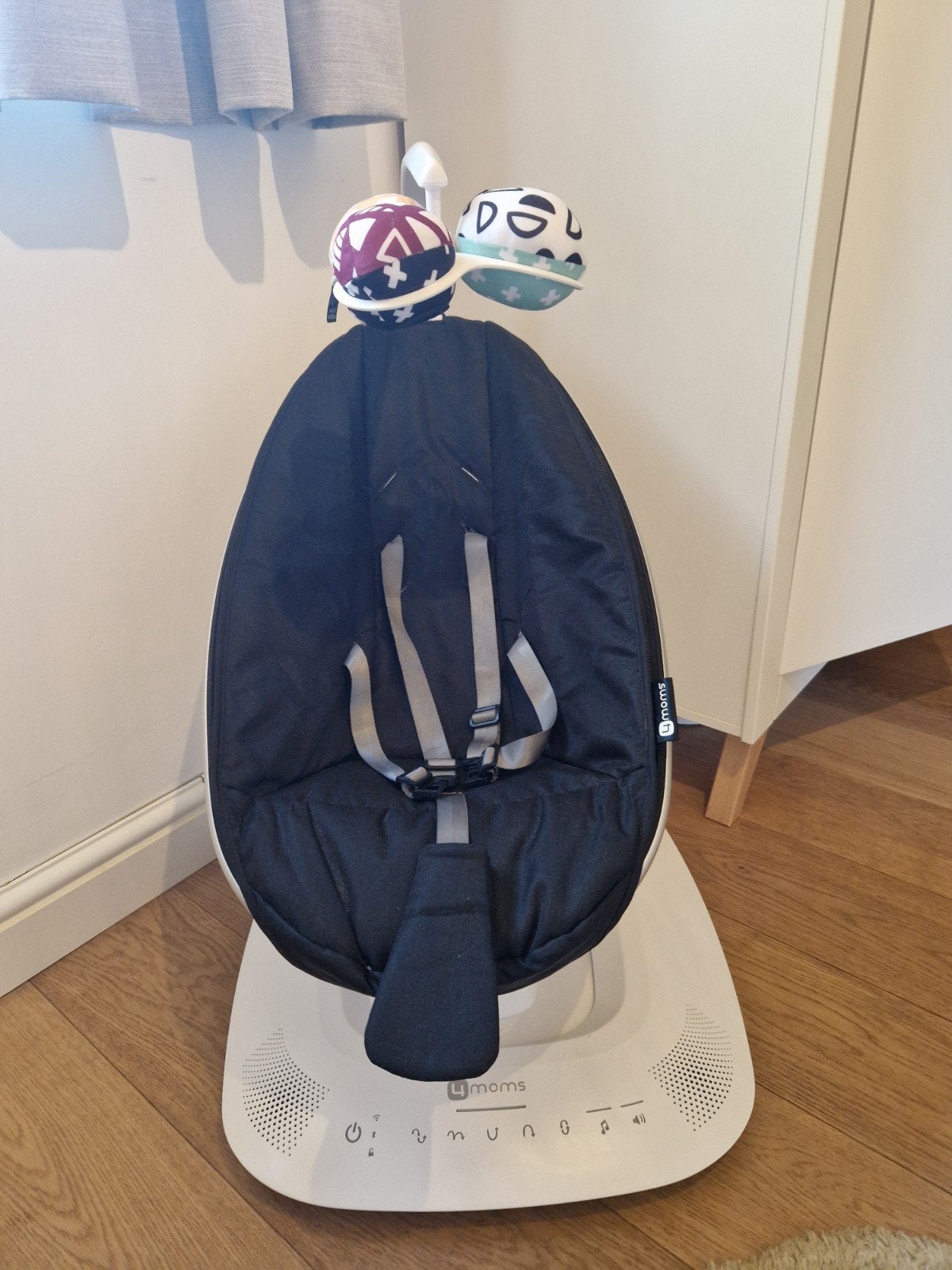 wipstoel / schommelstoel 4moms mamaroo, Kinderen en Baby's, Wipstoeltjes, Schommelstoel, Met gordel(s) of riempje(s), Zo goed als nieuw