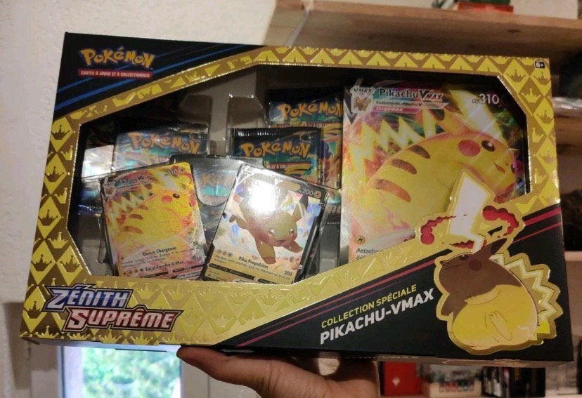 Coffret Pokémon Zénith Supreme Pikachu-VMAX FR 100% NEUF, Enlèvement ou Envoi, Neuf, Booster