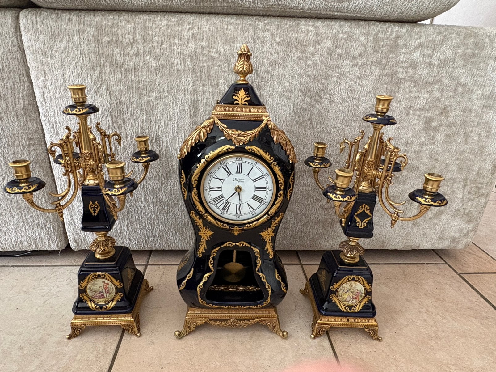 Driedelige penduleset in kobaltblauw porselein -T. Limoges, Antiek en Kunst, Ophalen