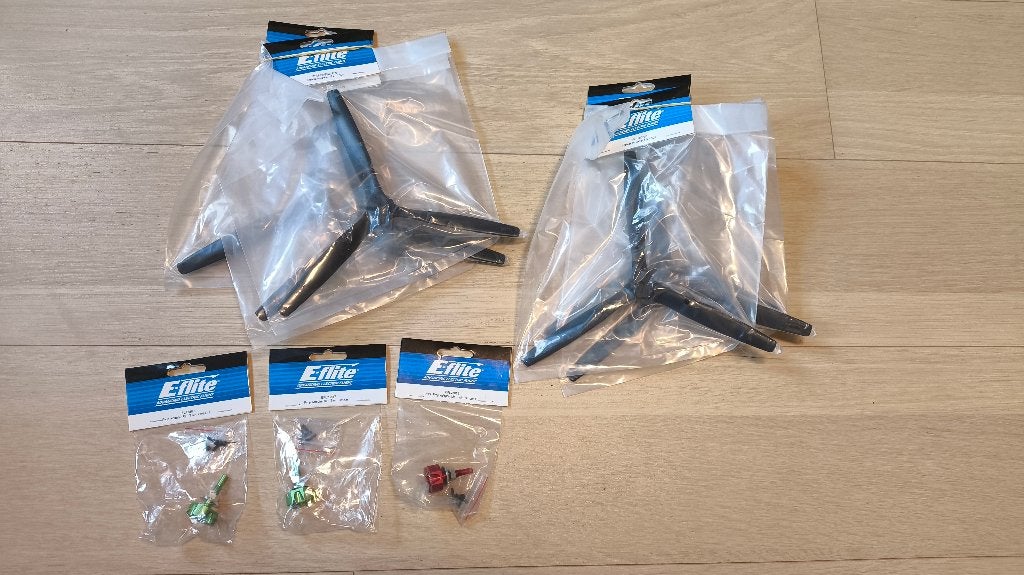 E-Flite - 10x7 3-Blade Propellers met adapter, CCW en CW, Ophalen of Verzenden, Nieuw, Vliegtuig, Overige merken