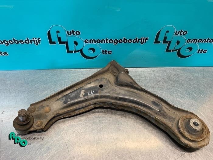 Draagarm links-voor van een Mercedes Vito (Vito 96-), Gebruikt, -, Ophalen of Verzenden, -