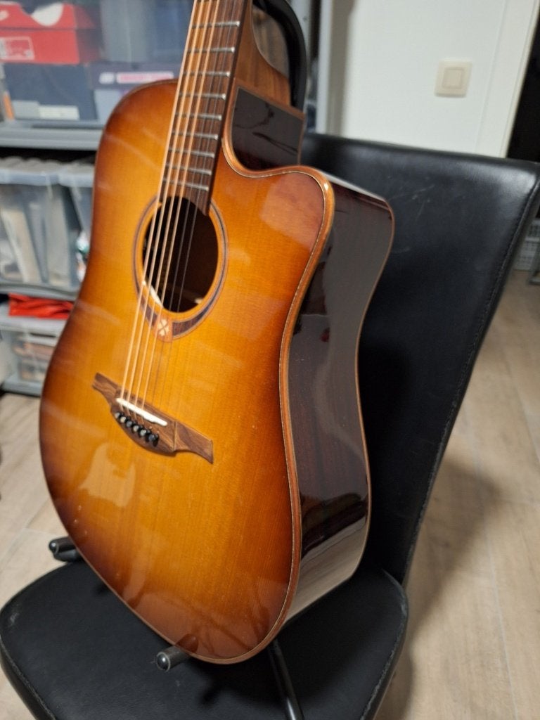 Lag Transmontane elektrisch-akoestische westerngitaar, Enlèvement, Comme neuf, Guitare Western ou Guitare Folk, Avec capteur (piezo)