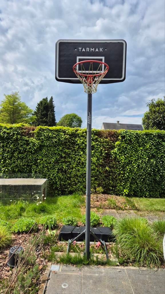 Basketbalpaal TARMAK B100 Easy (verstelbaar tot 3.05m), Sports & Fitness, Basket, Enlèvement, Ballon
