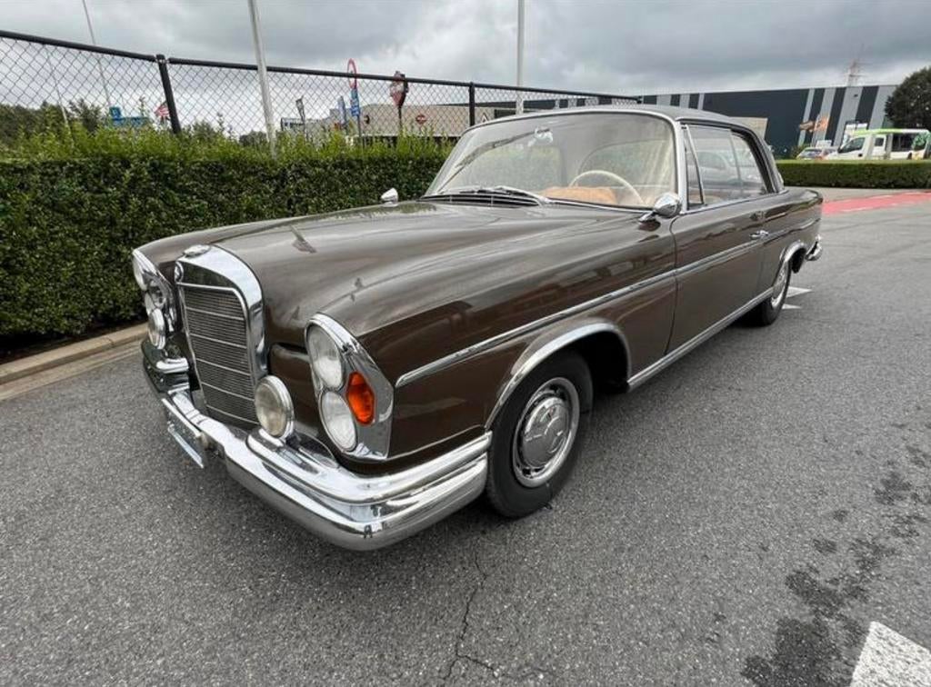 Mercedes 220SE Coupe 1961 start drive 70.000km belgisché, Auto's, Mercedes-Benz, Bedrijf, Handgeschakeld, Coupé, Te koop