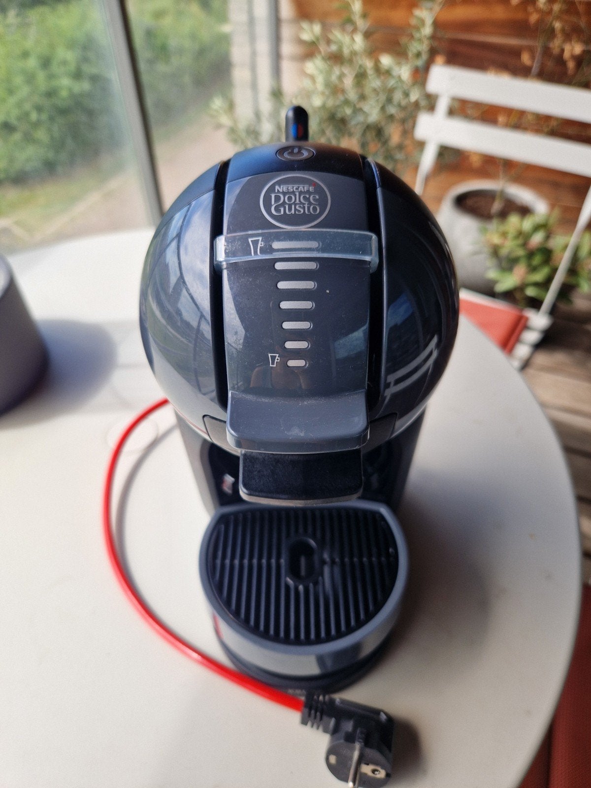 Nescafé Dolce Gusto Mini Me – Zo goed als nieuw!, Elektronische apparatuur, Koffiezetapparaten, Koffiemachine, Ophalen of Verzenden